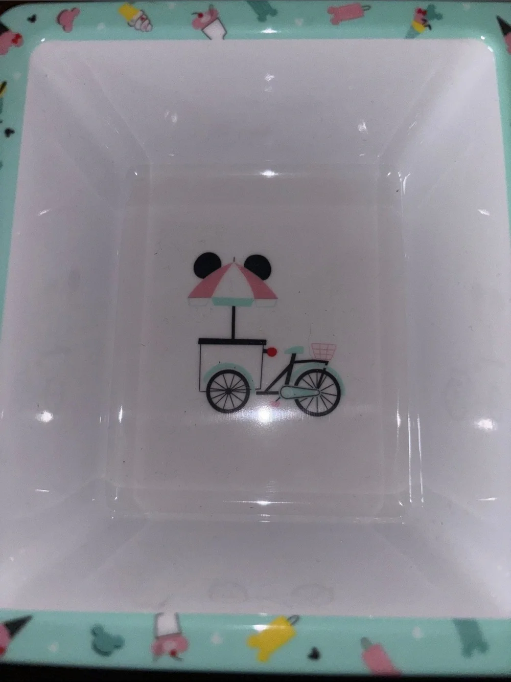 Disney triple compartment